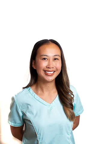 Tannhelsesekretær Ranya Poenchaichuai ved Prima Tannklinikk